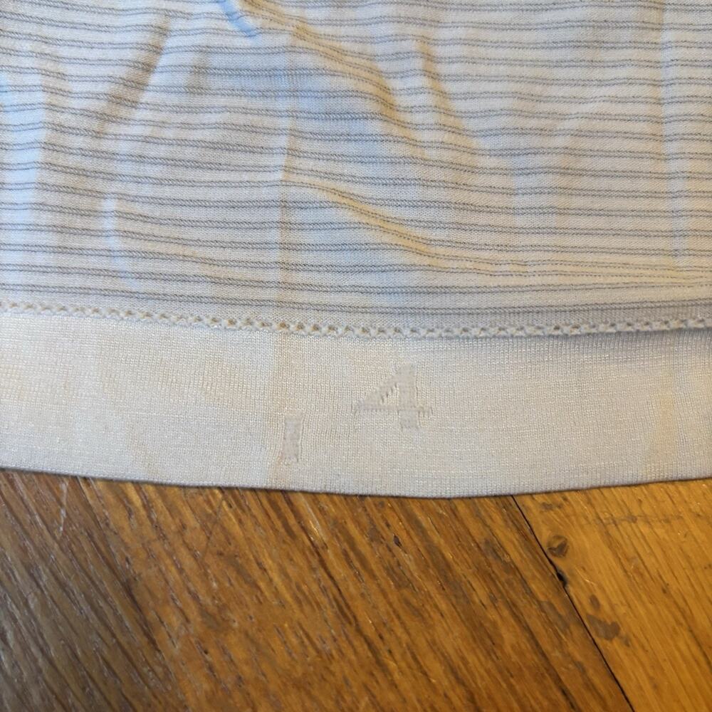 LULULEMON Women’s Active Short Sleeve Top Shirt Stain Size 4 Light Green Workout - Picture 3 of 5